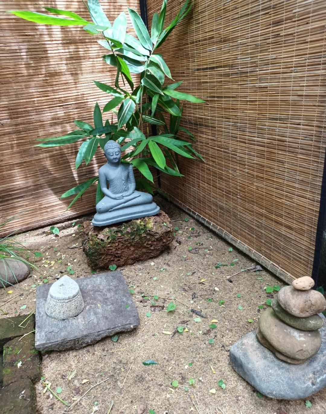 Idor Holidays Sri Jayewardenepura Kotte Esterno foto